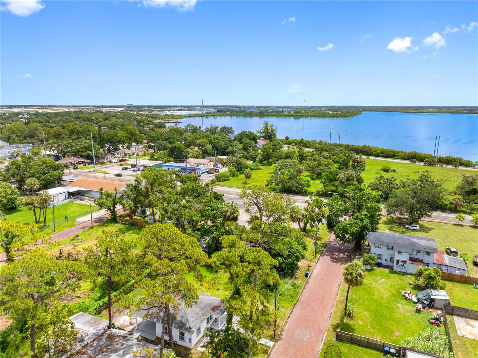 Listing photo id 71 for 2012 Flagler Street