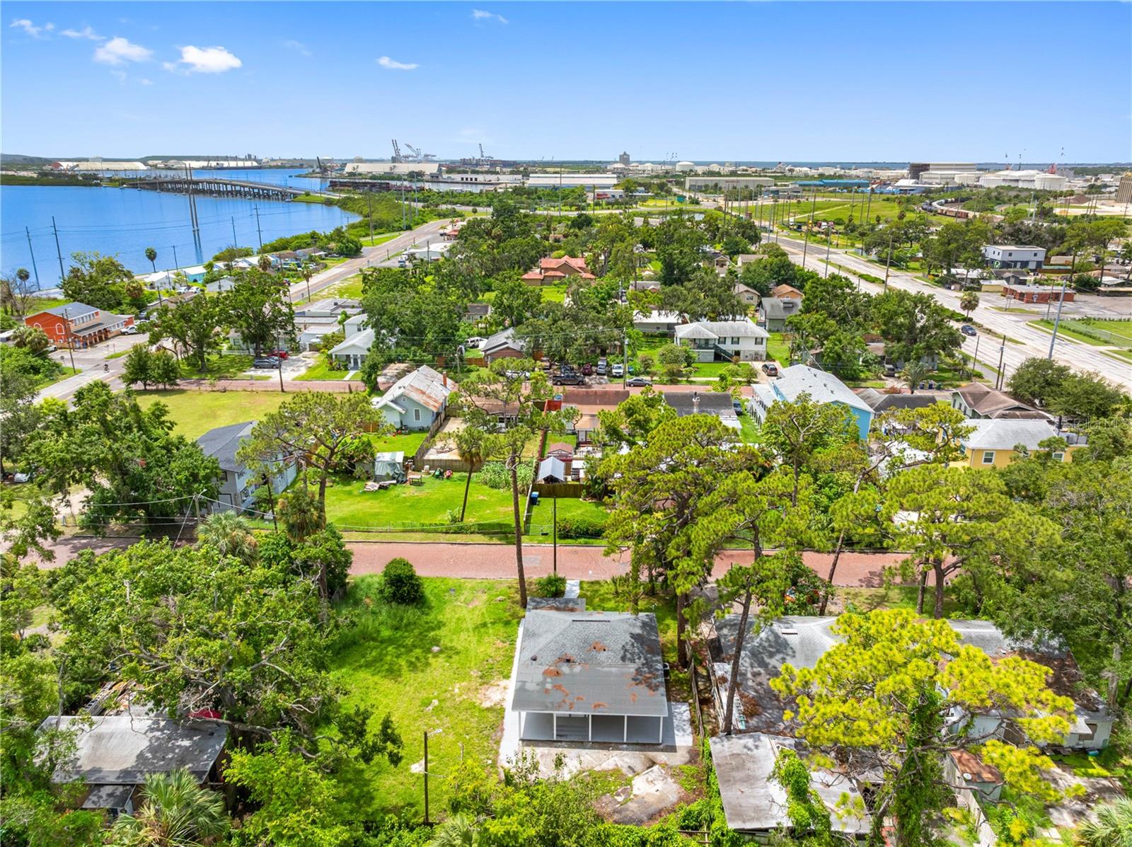 Listing photo id 73 for 2012 Flagler Street