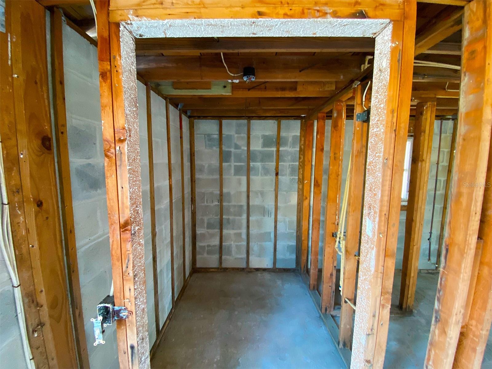 Image 8 of 15 For 13534 Evelane Drive