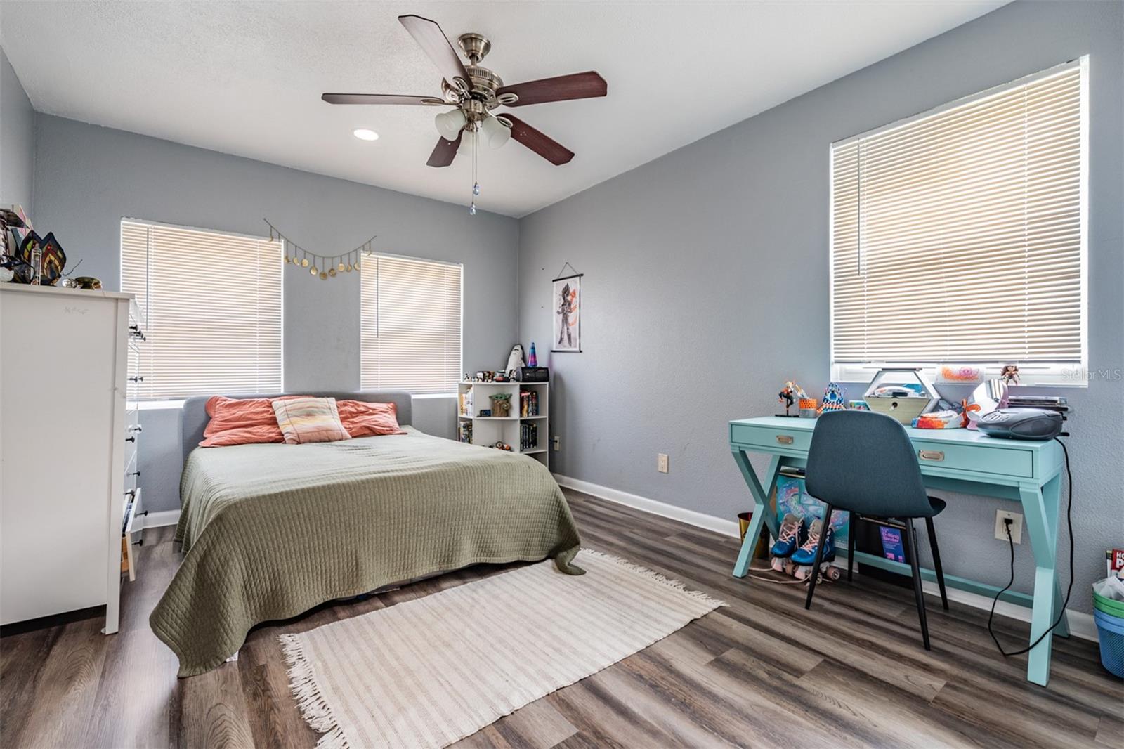Image 18 of 26 For 4601 Emerald Avenue