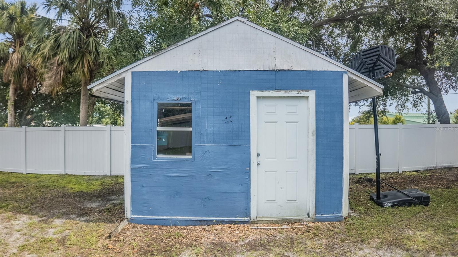 Image 24 of 26 For 4601 Emerald Avenue