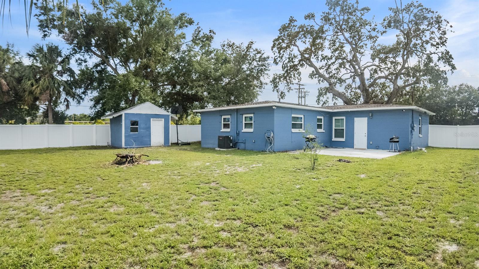 Image 25 of 26 For 4601 Emerald Avenue
