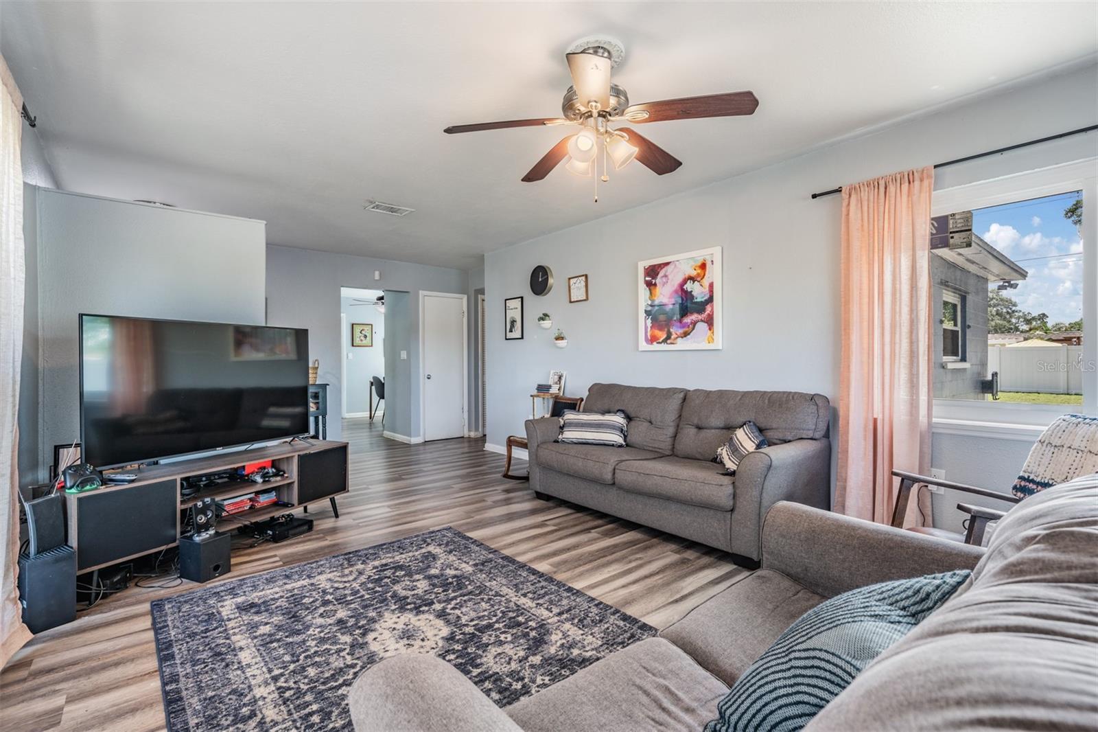 Image 6 of 26 For 4601 Emerald Avenue