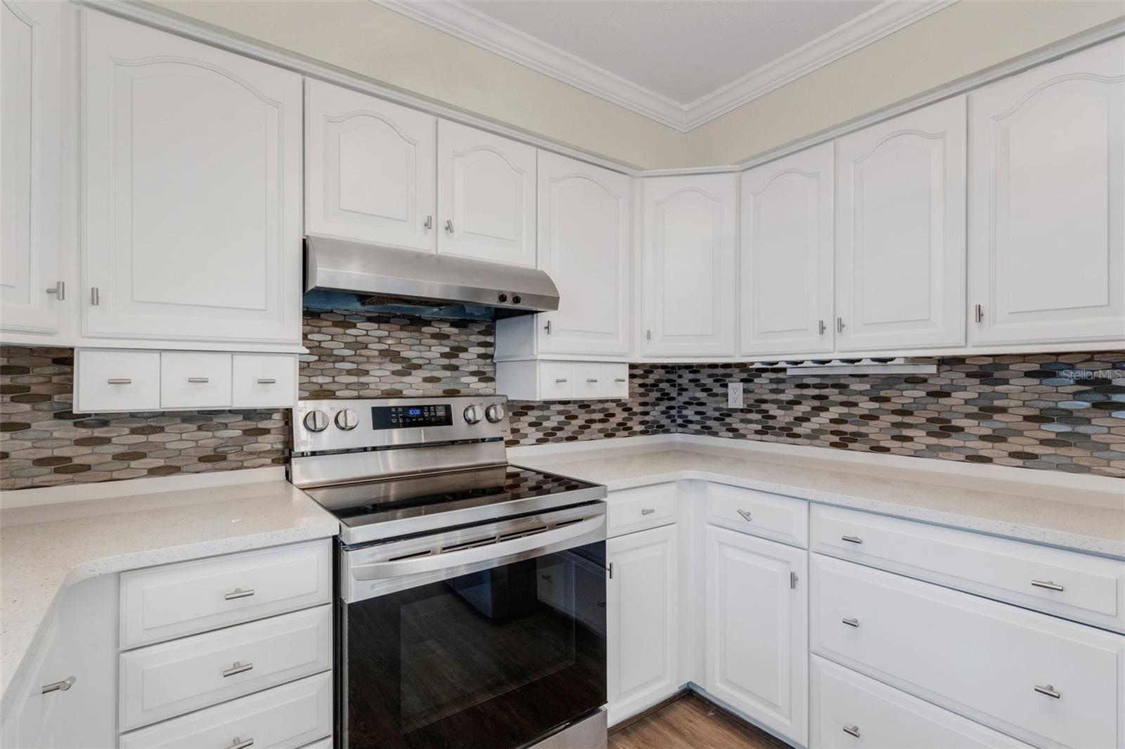 Image 15 of 41 For 270 Northeast Boulevard N