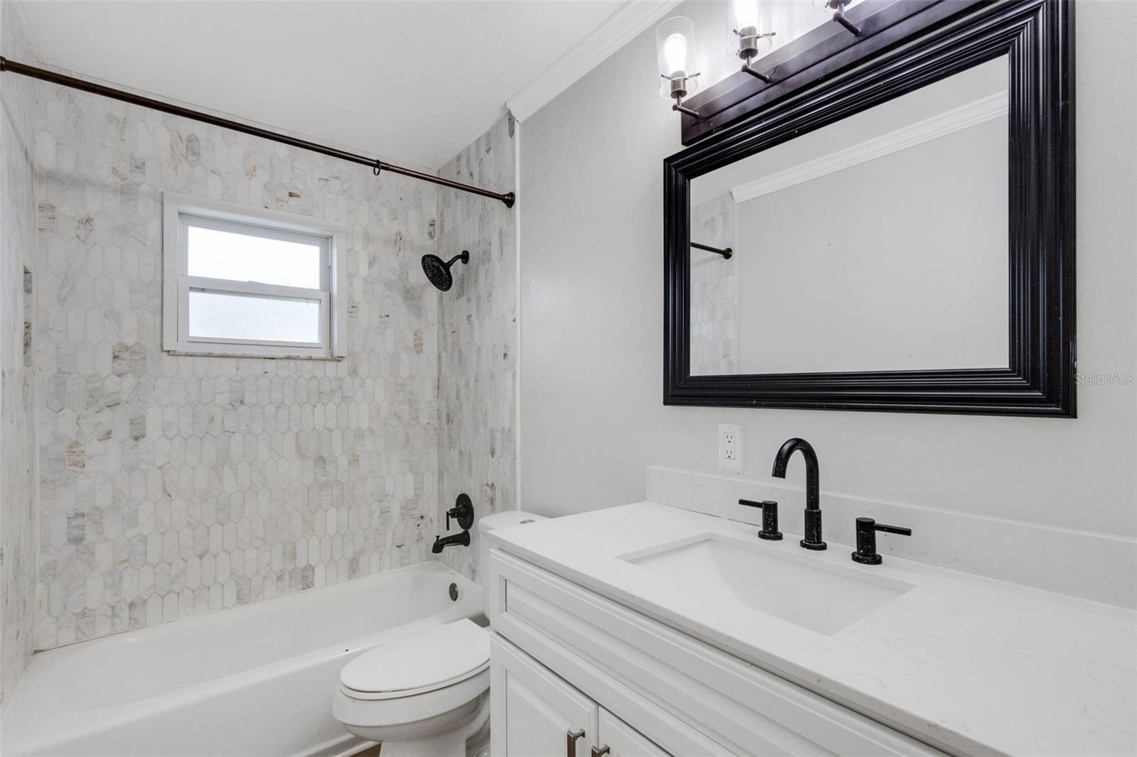Image 17 of 41 For 270 Northeast Boulevard N