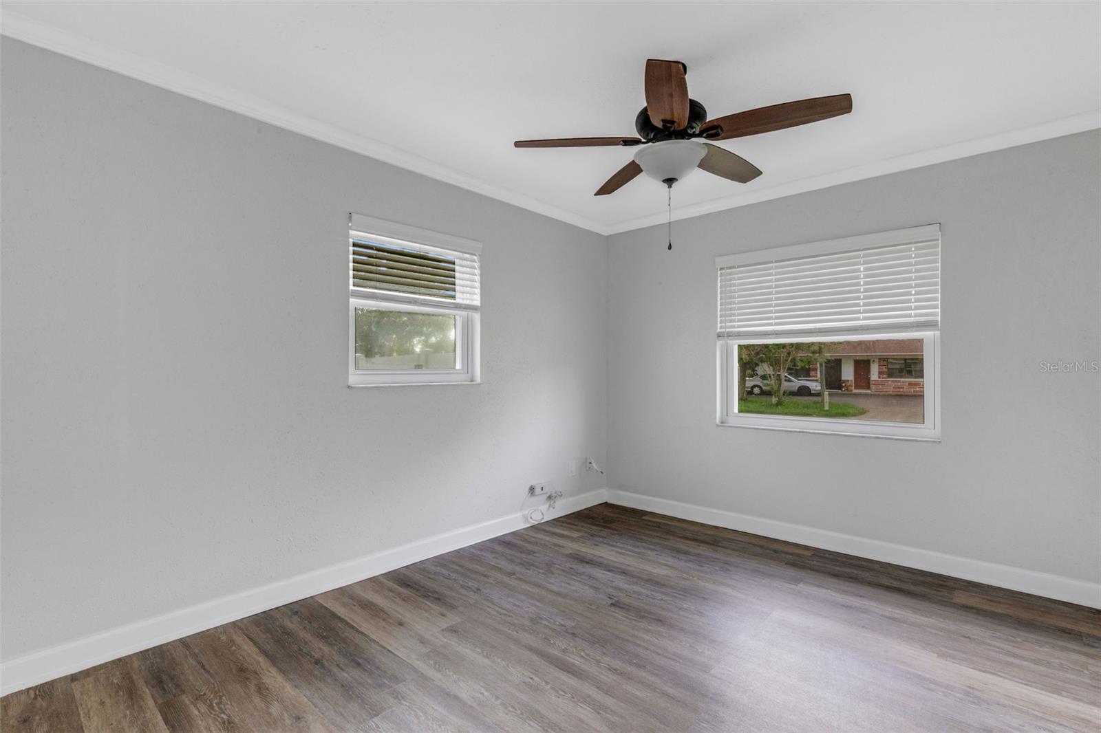 Image 24 of 41 For 270 Northeast Boulevard N
