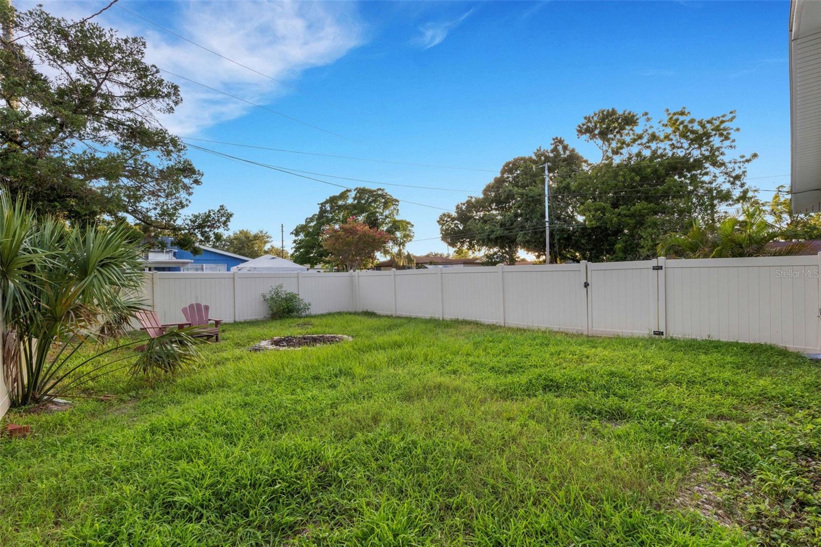 Image 37 of 41 For 270 Northeast Boulevard N