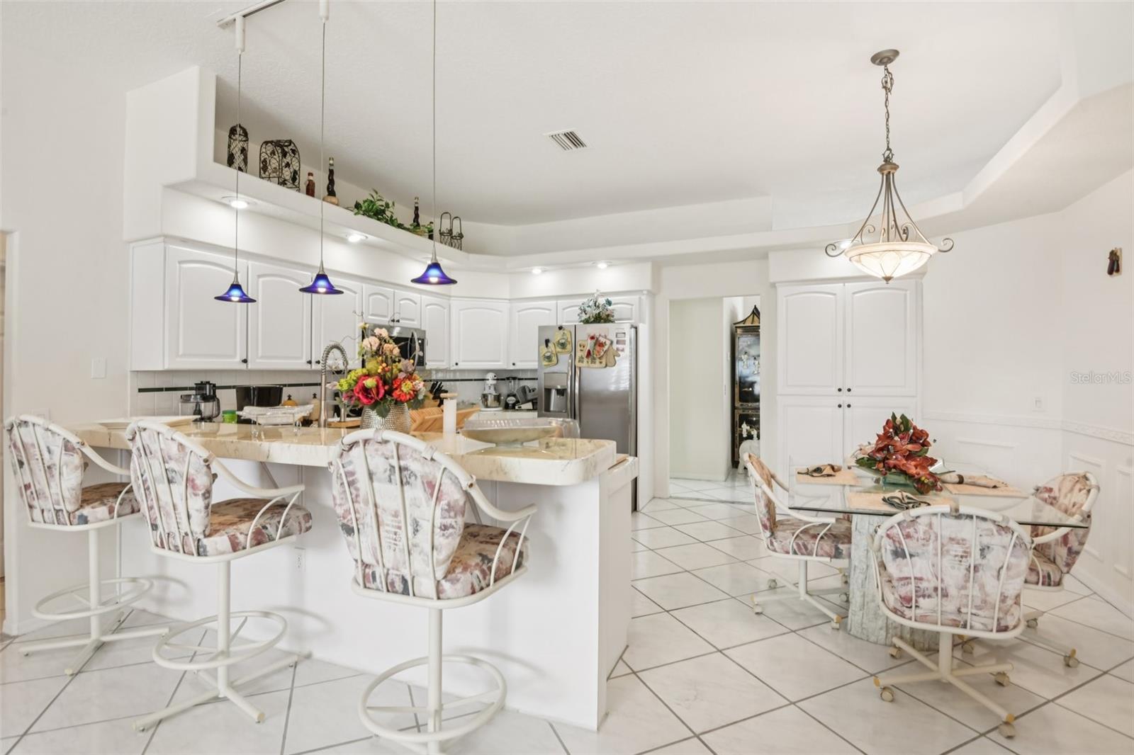 Listing photo id 10 for 8704 Cypress Lakes Boulevard