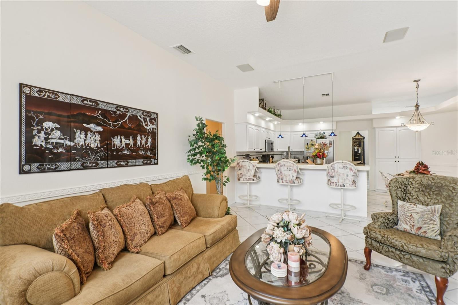 Listing photo id 14 for 8704 Cypress Lakes Boulevard