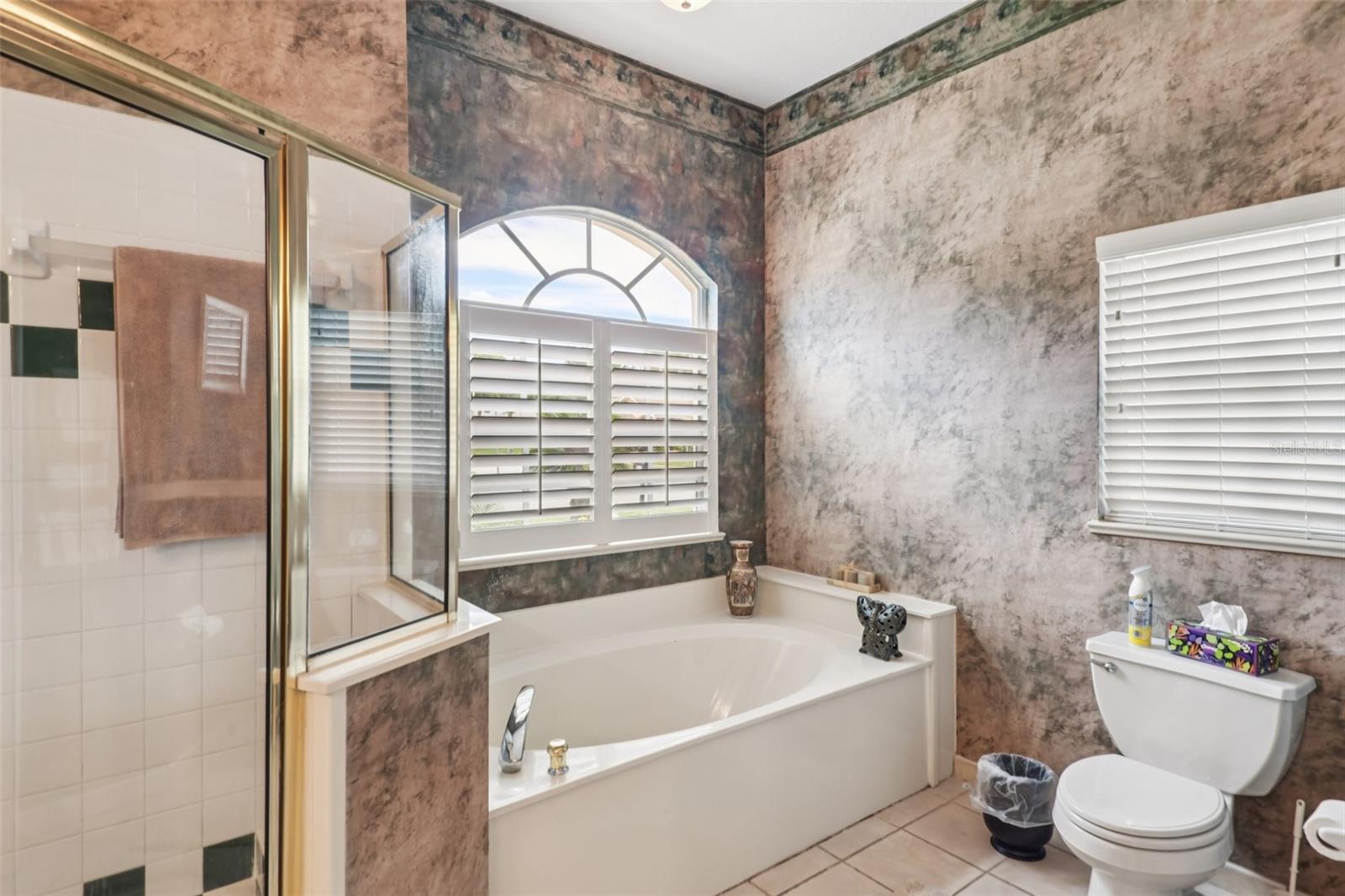 Listing photo id 24 for 8704 Cypress Lakes Boulevard