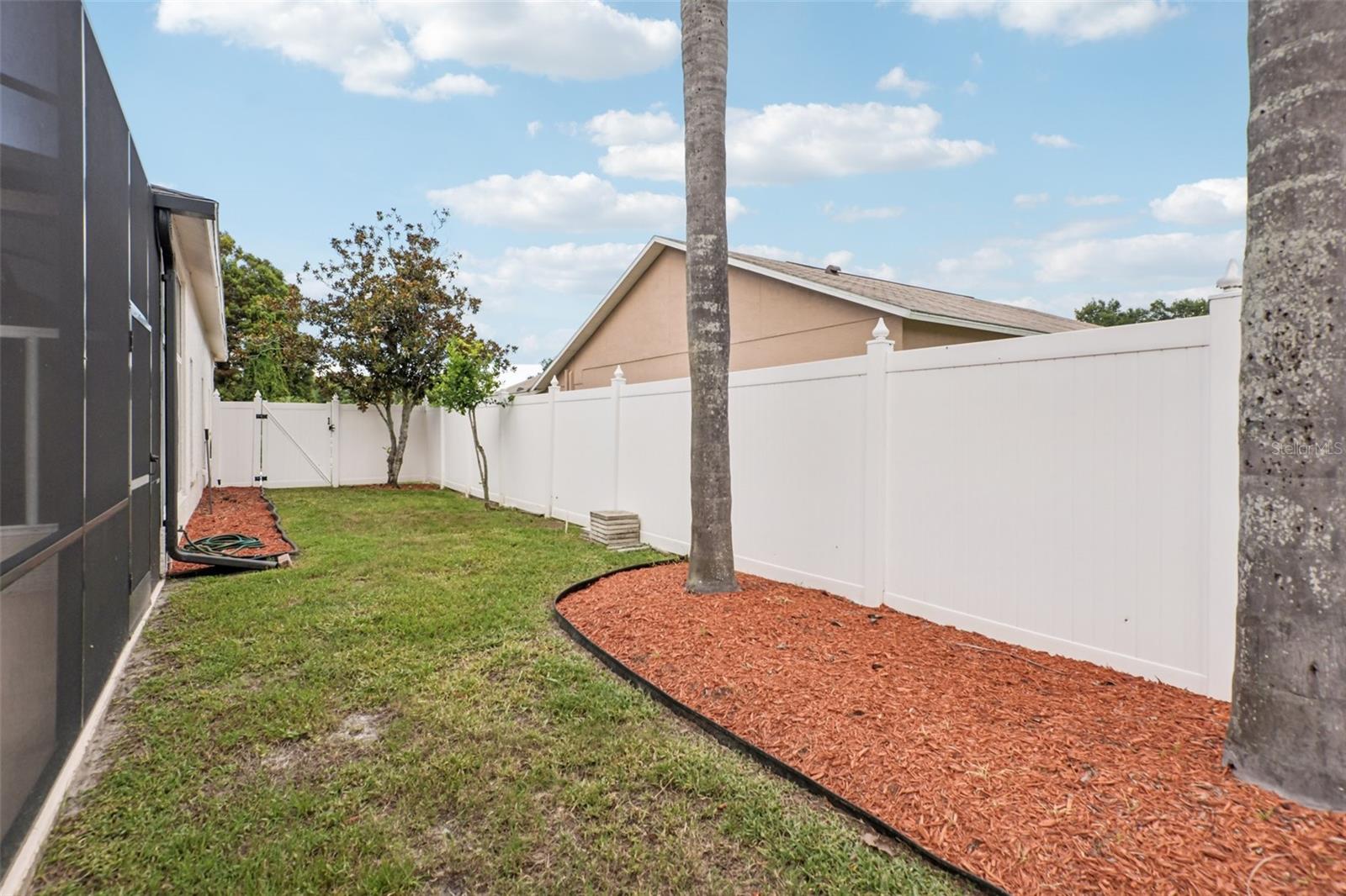 Listing photo id 37 for 8704 Cypress Lakes Boulevard