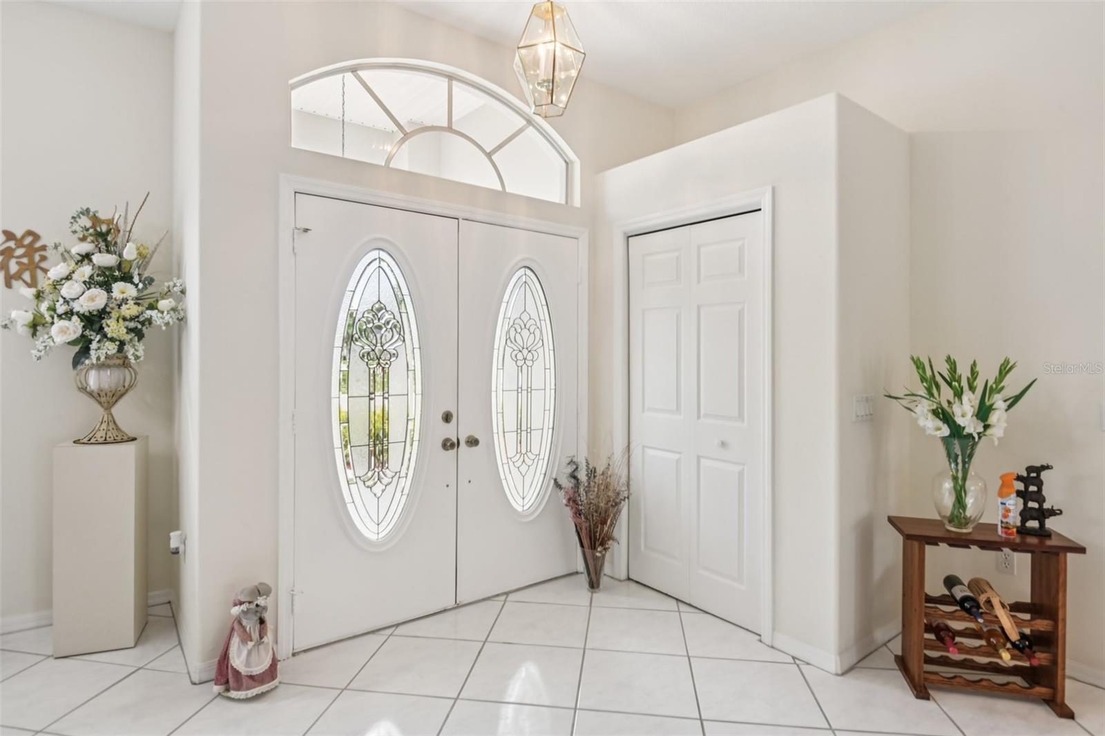 Listing photo id 2 for 8704 Cypress Lakes Boulevard