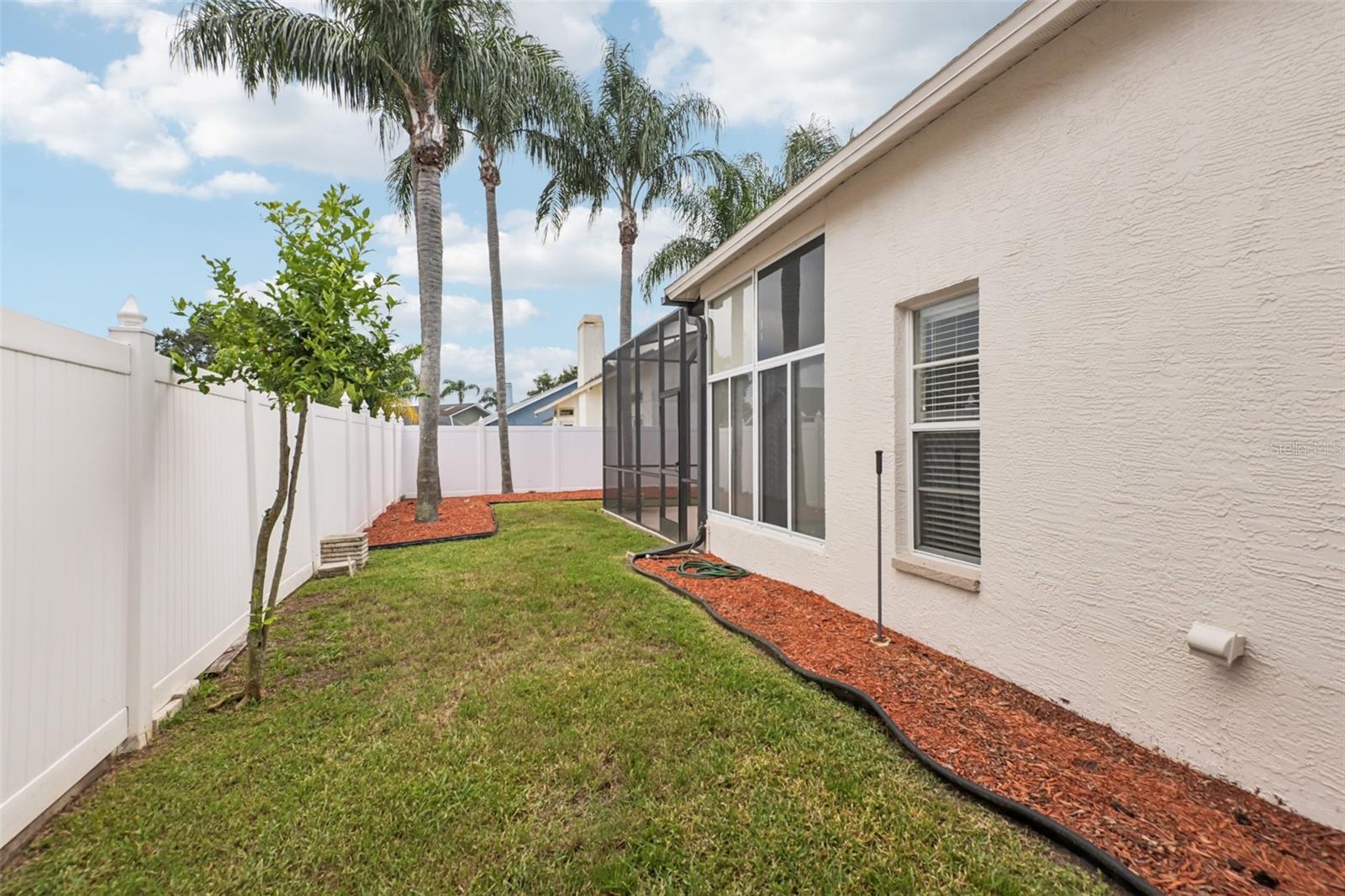 Listing photo id 38 for 8704 Cypress Lakes Boulevard