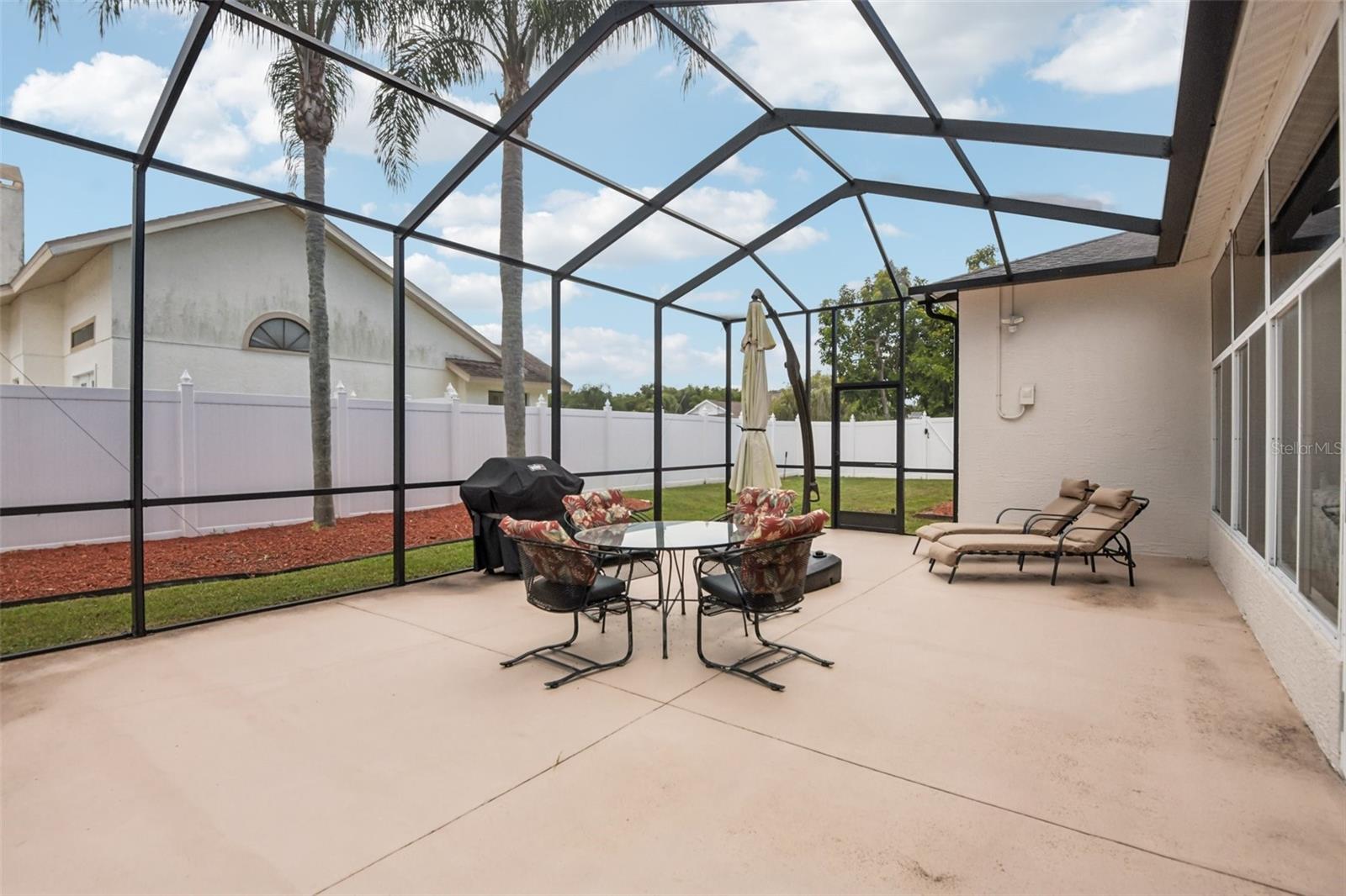 Listing photo id 40 for 8704 Cypress Lakes Boulevard