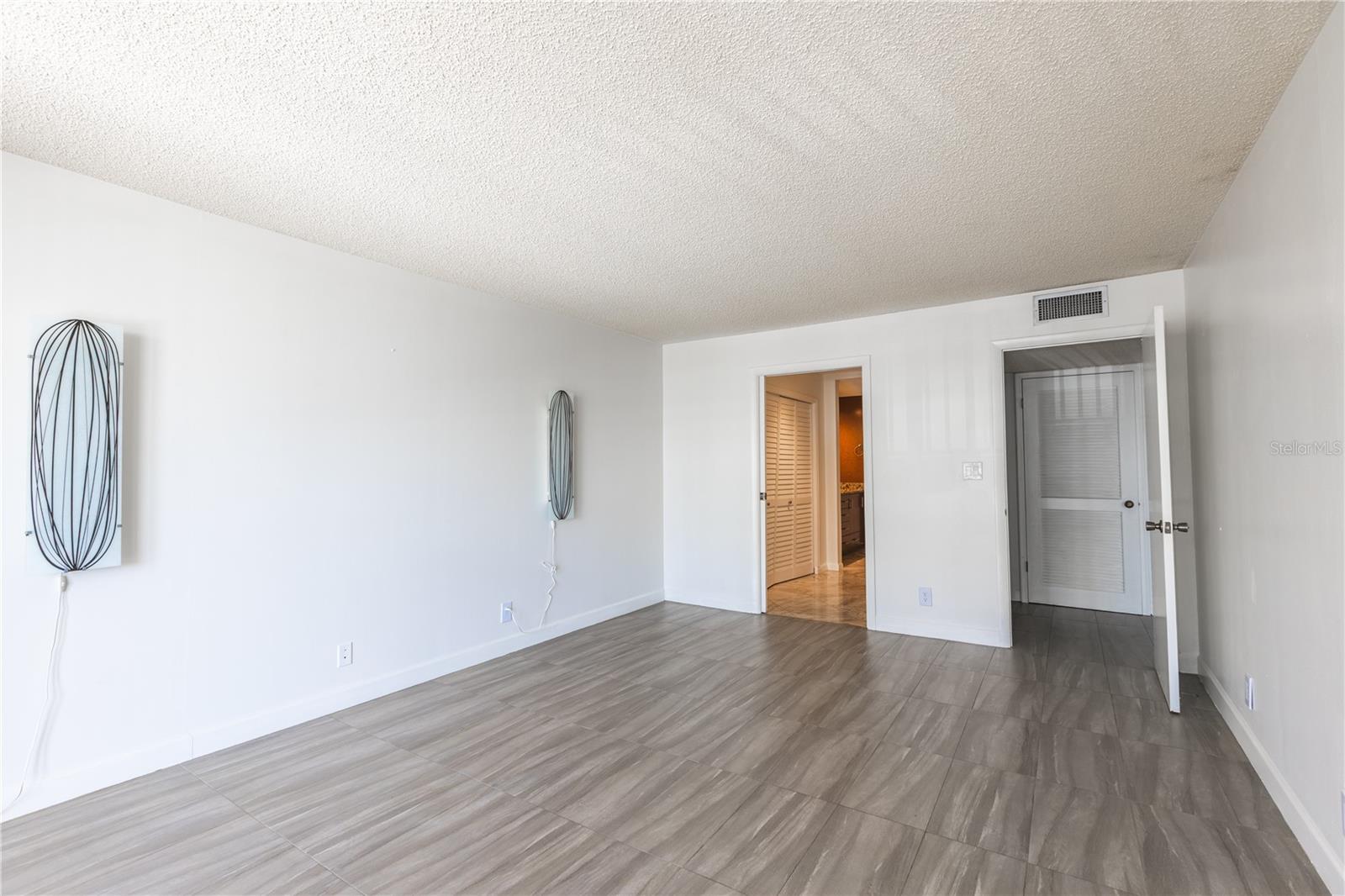 Image 10 of 30 For 1430 Gulf Boulevard 408