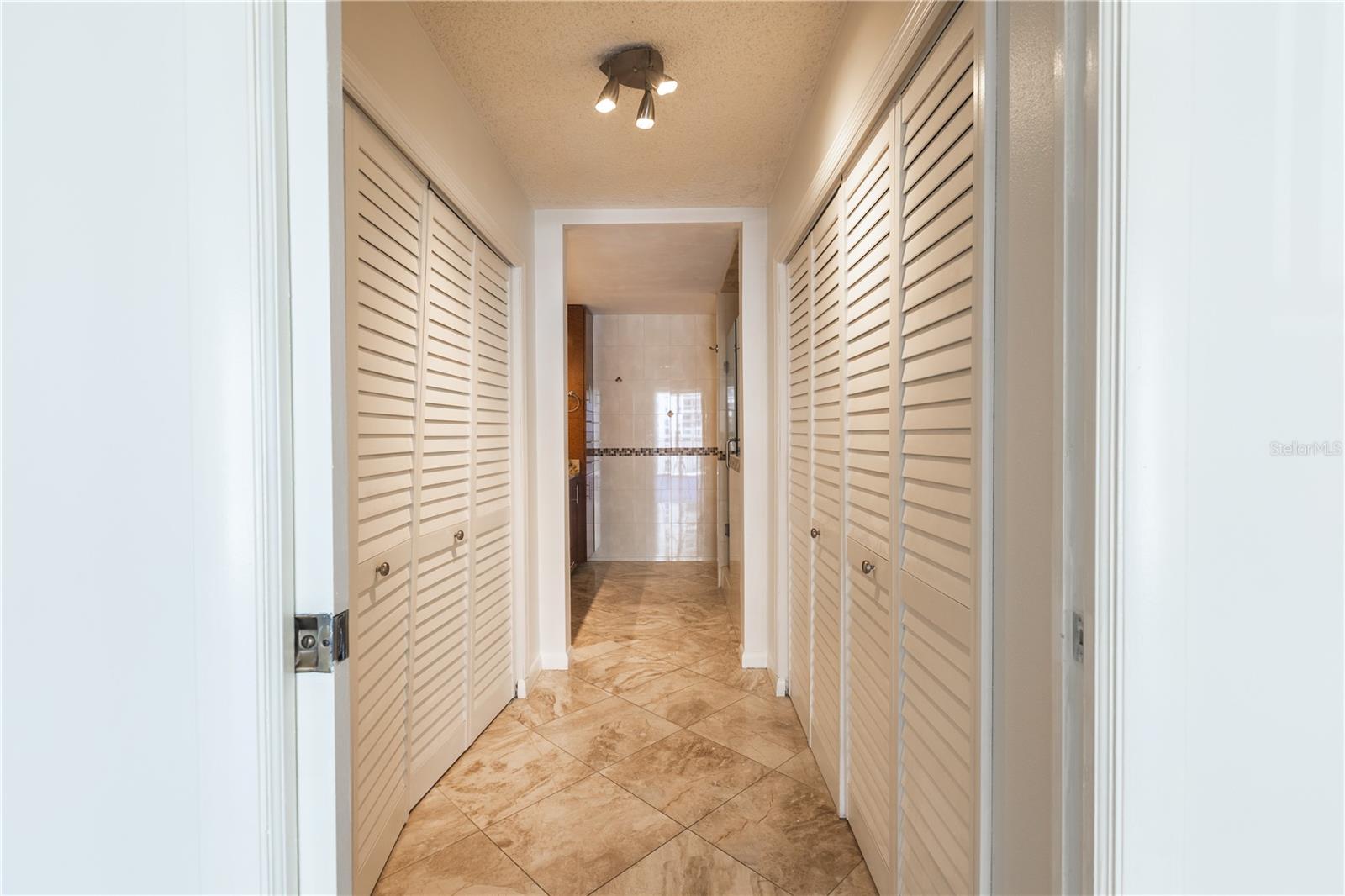 Image 11 of 30 For 1430 Gulf Boulevard 408