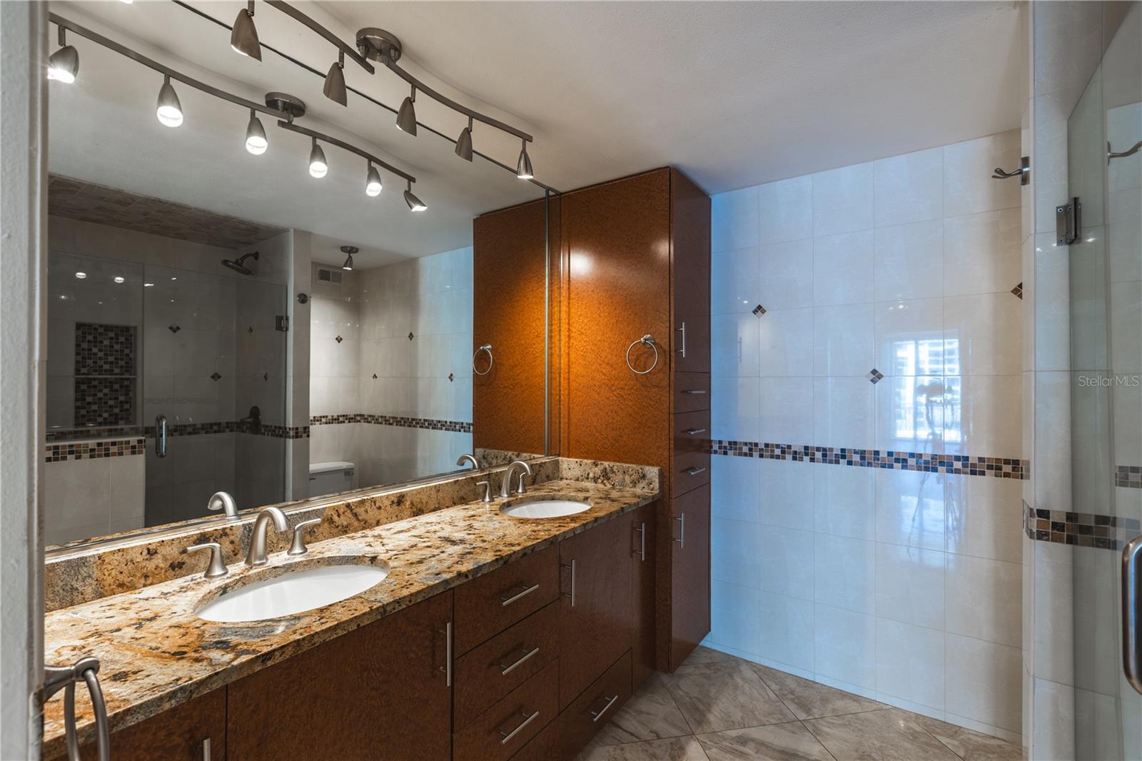 Image 12 of 30 For 1430 Gulf Boulevard 408