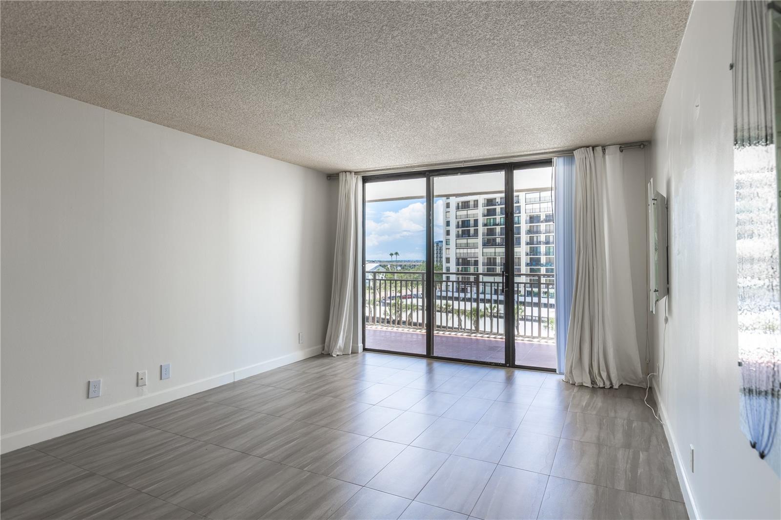 Image 14 of 30 For 1430 Gulf Boulevard 408