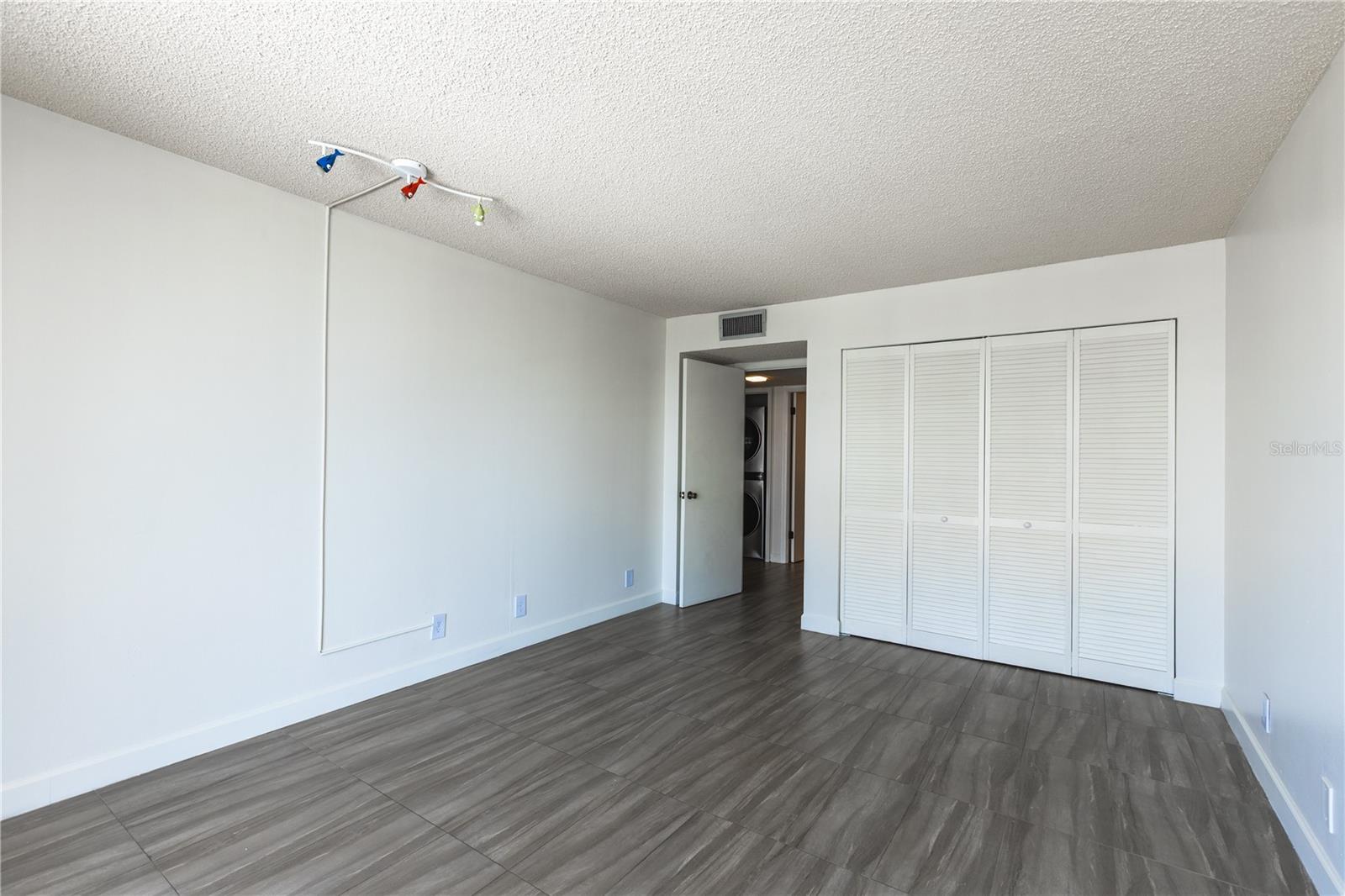 Image 17 of 30 For 1430 Gulf Boulevard 408