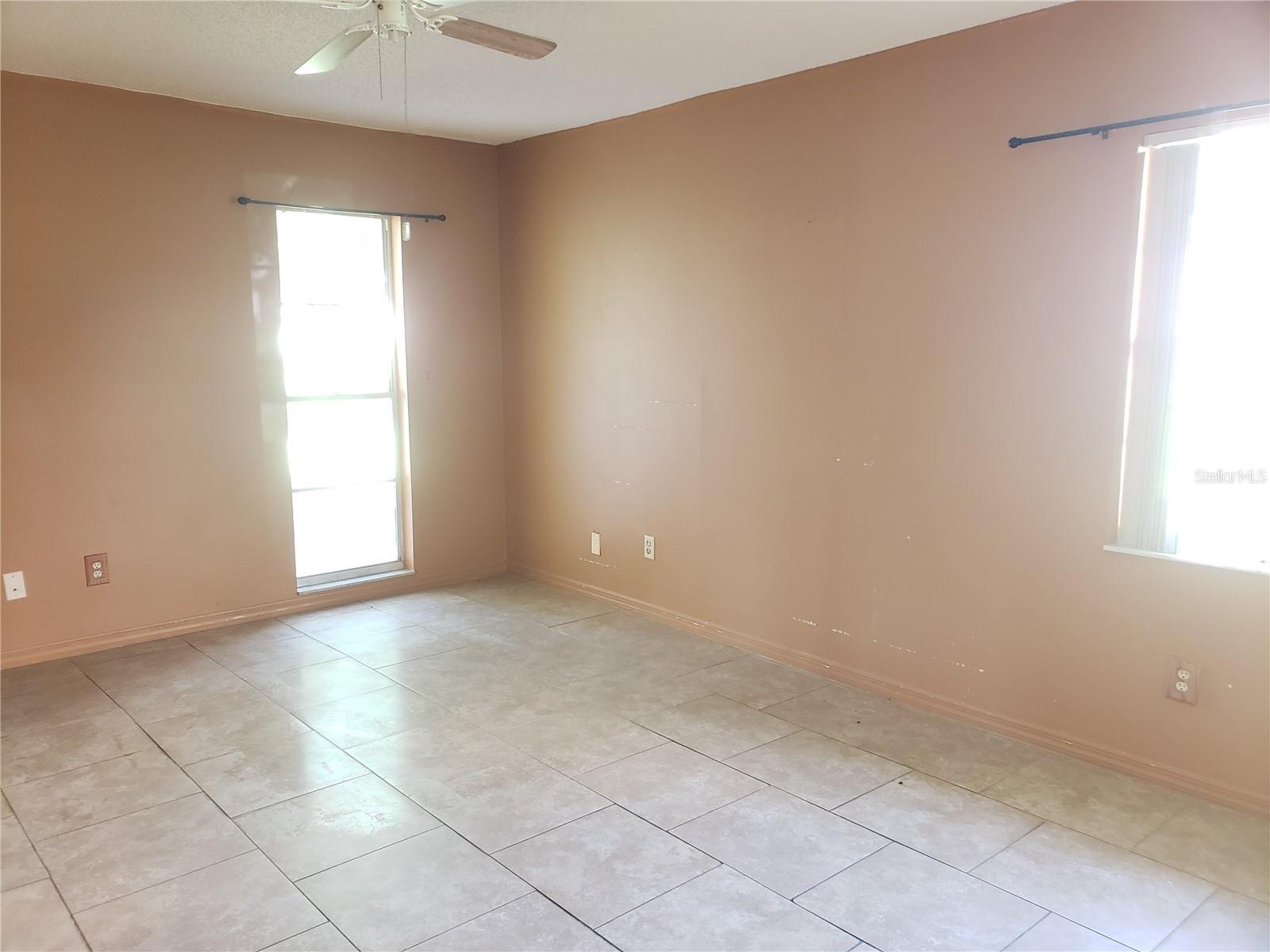 Image 14 of 16 For 2227 Grenadier Drive 140