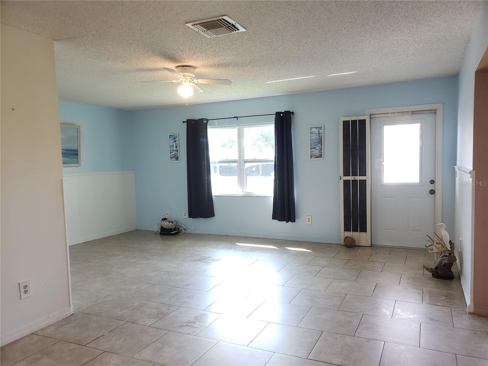 Image 6 of 16 For 2227 Grenadier Drive 140