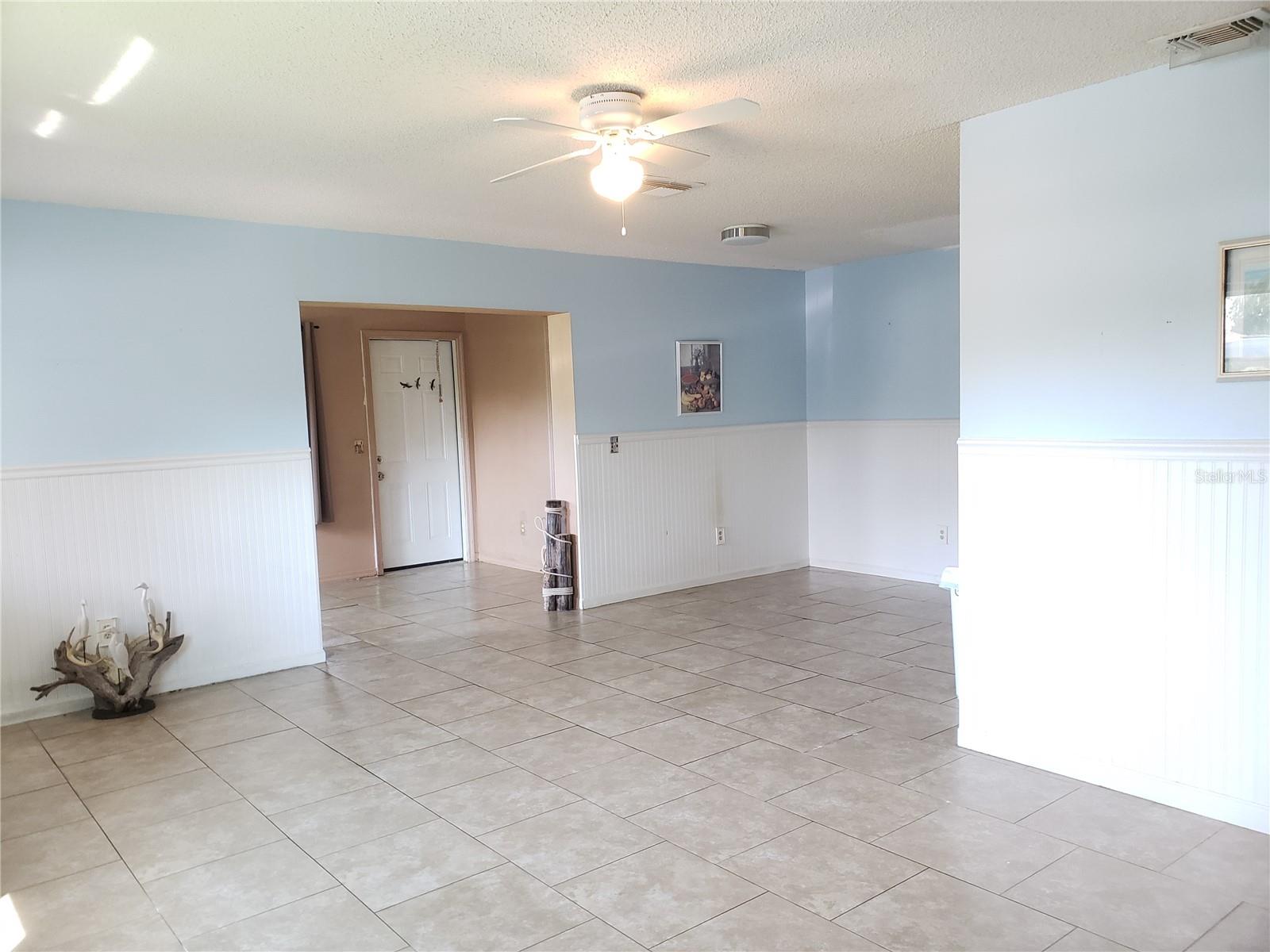 Image 7 of 16 For 2227 Grenadier Drive 140