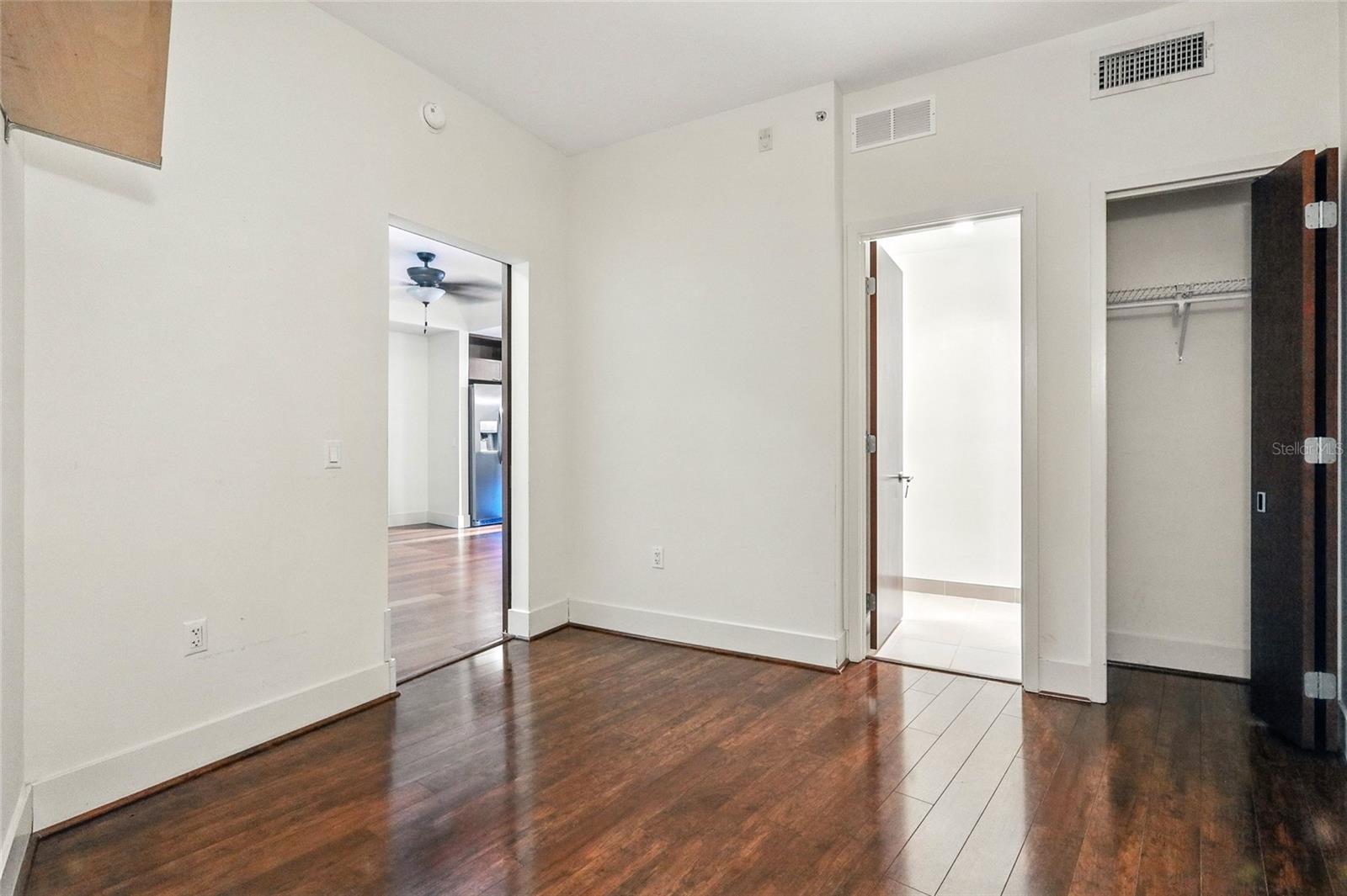 Listing photo id 14 for 111 12th Street 1302