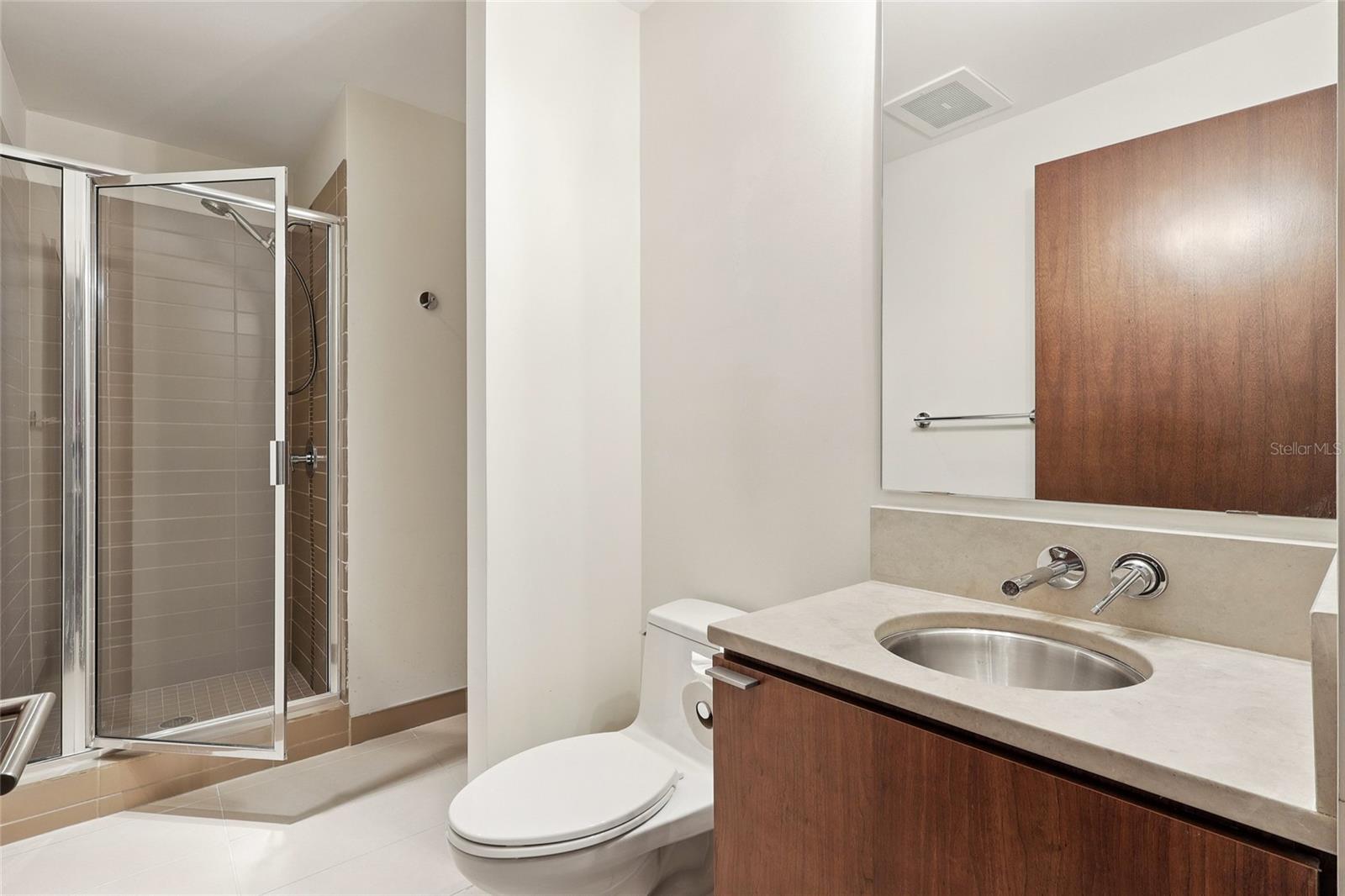 Listing photo id 15 for 111 12th Street 1302