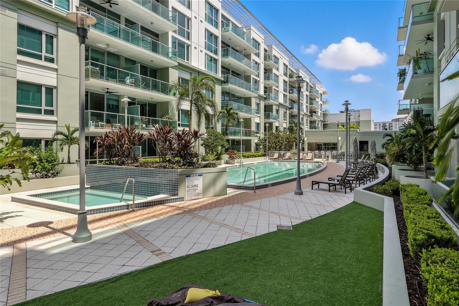 Listing photo id 17 for 111 12th Street 1302