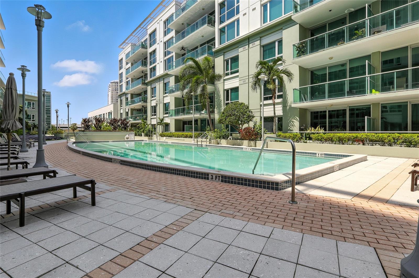 Listing photo id 18 for 111 12th Street 1302