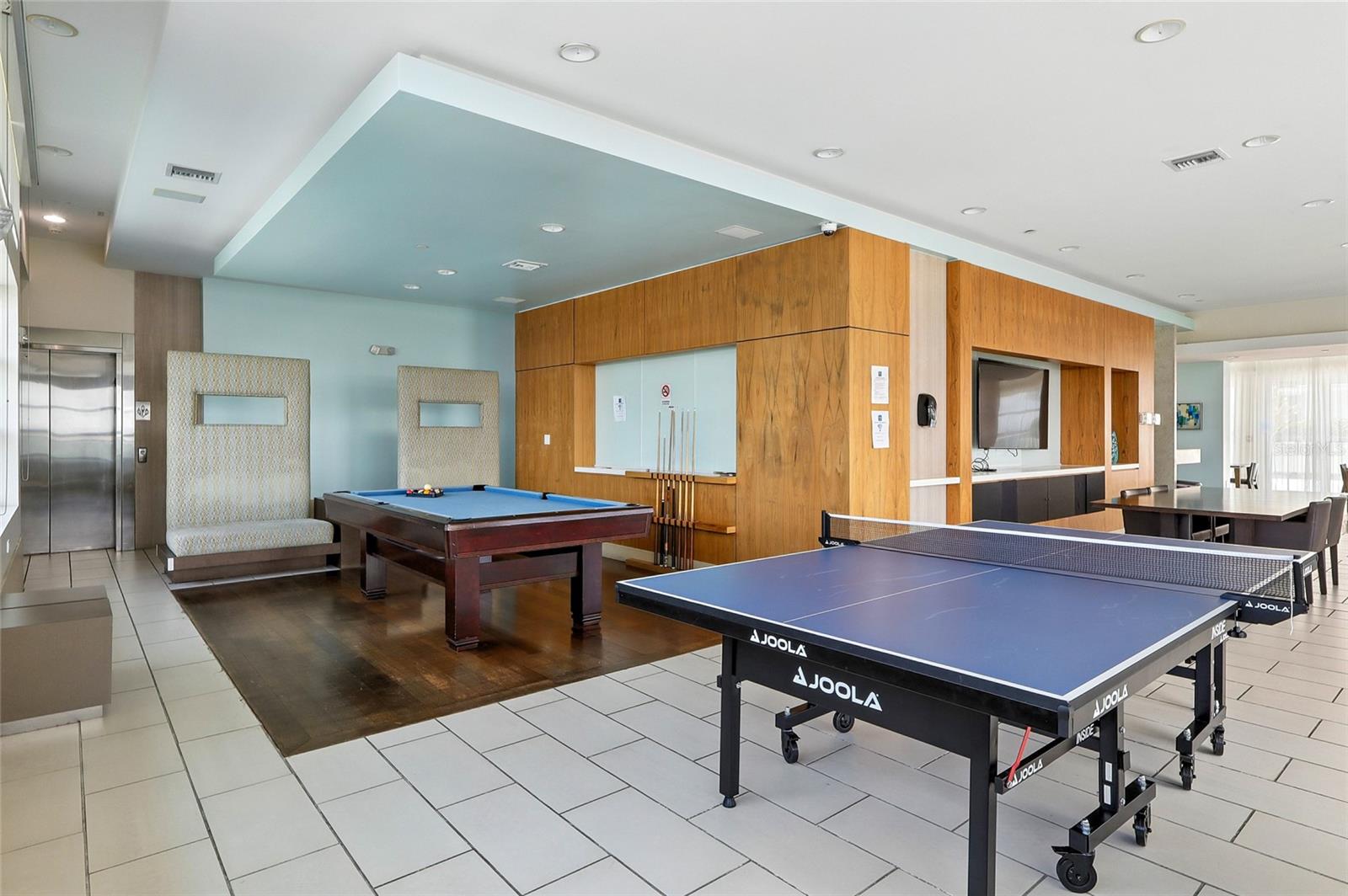 Listing photo id 29 for 111 12th Street 1302