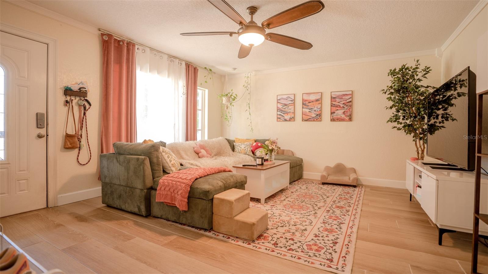 Listing photo id 8 for 6509 Sawyer Place
