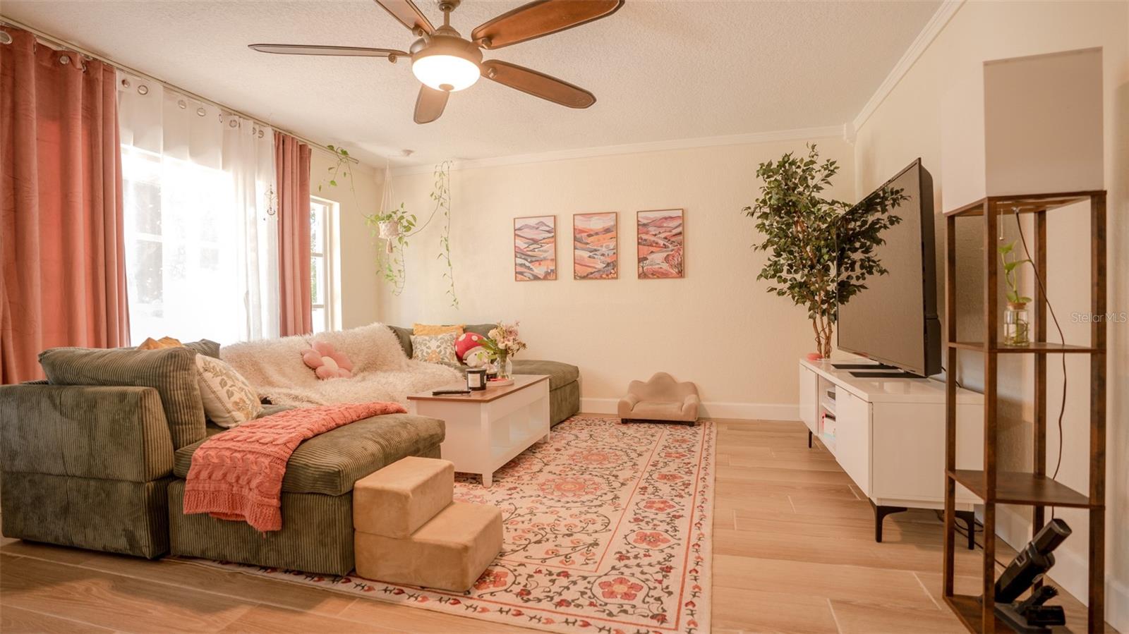 Listing photo id 9 for 6509 Sawyer Place