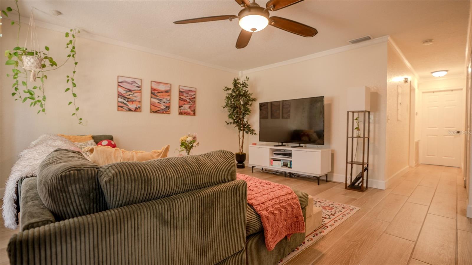 Listing photo id 10 for 6509 Sawyer Place