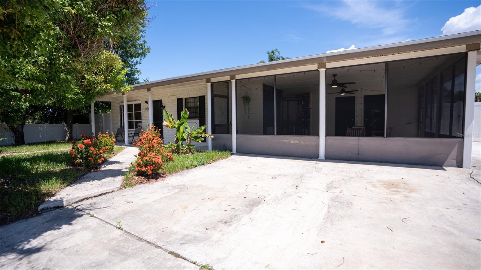 Listing photo id 0 for 6509 Sawyer Place