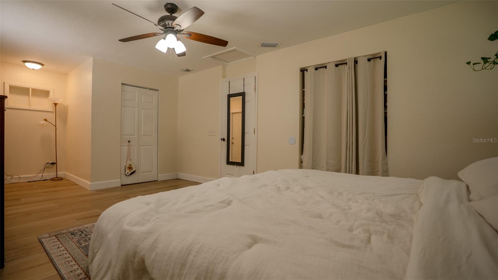 Listing photo id 22 for 6509 Sawyer Place