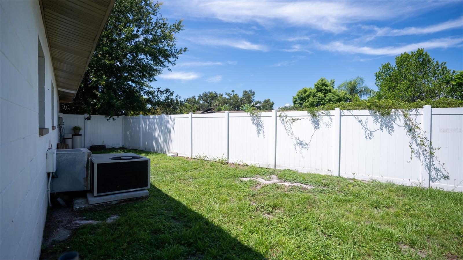 Listing photo id 30 for 6509 Sawyer Place