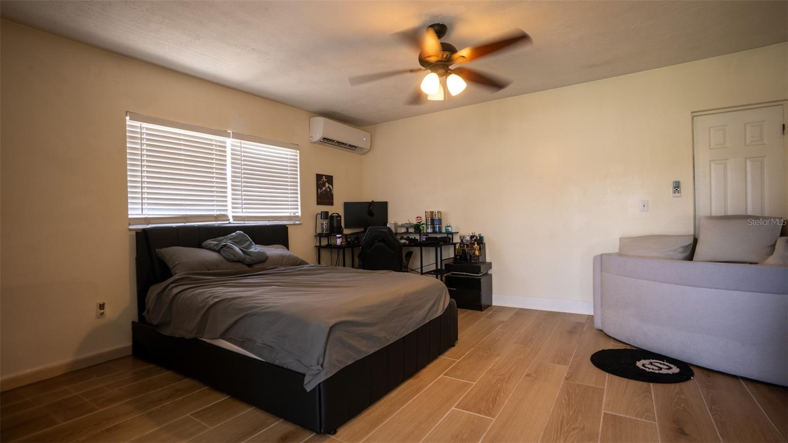 Listing photo id 33 for 6509 Sawyer Place