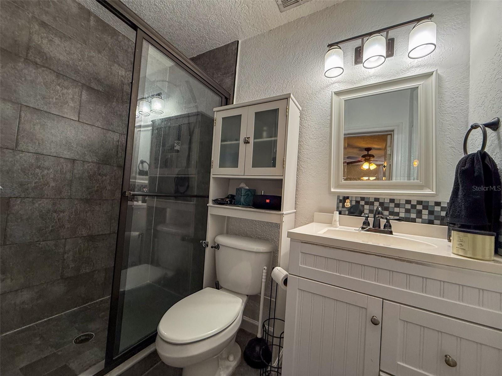 Listing photo id 36 for 6509 Sawyer Place