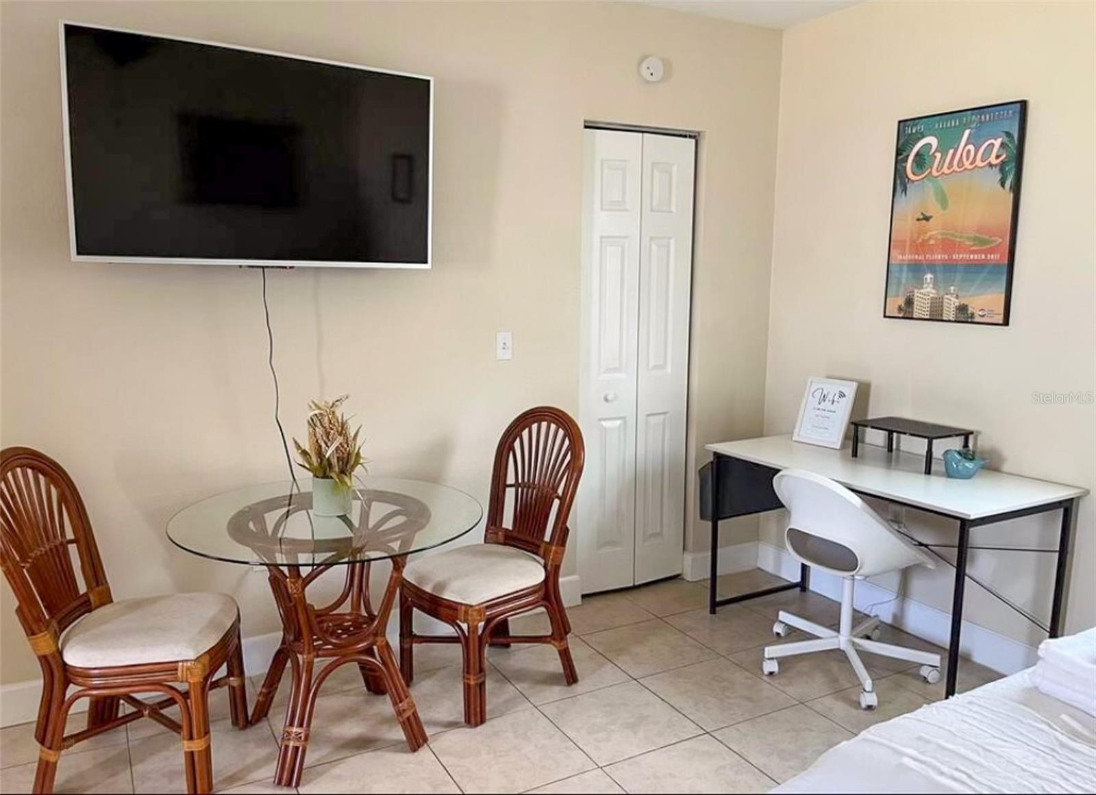 Listing photo id 40 for 6509 Sawyer Place