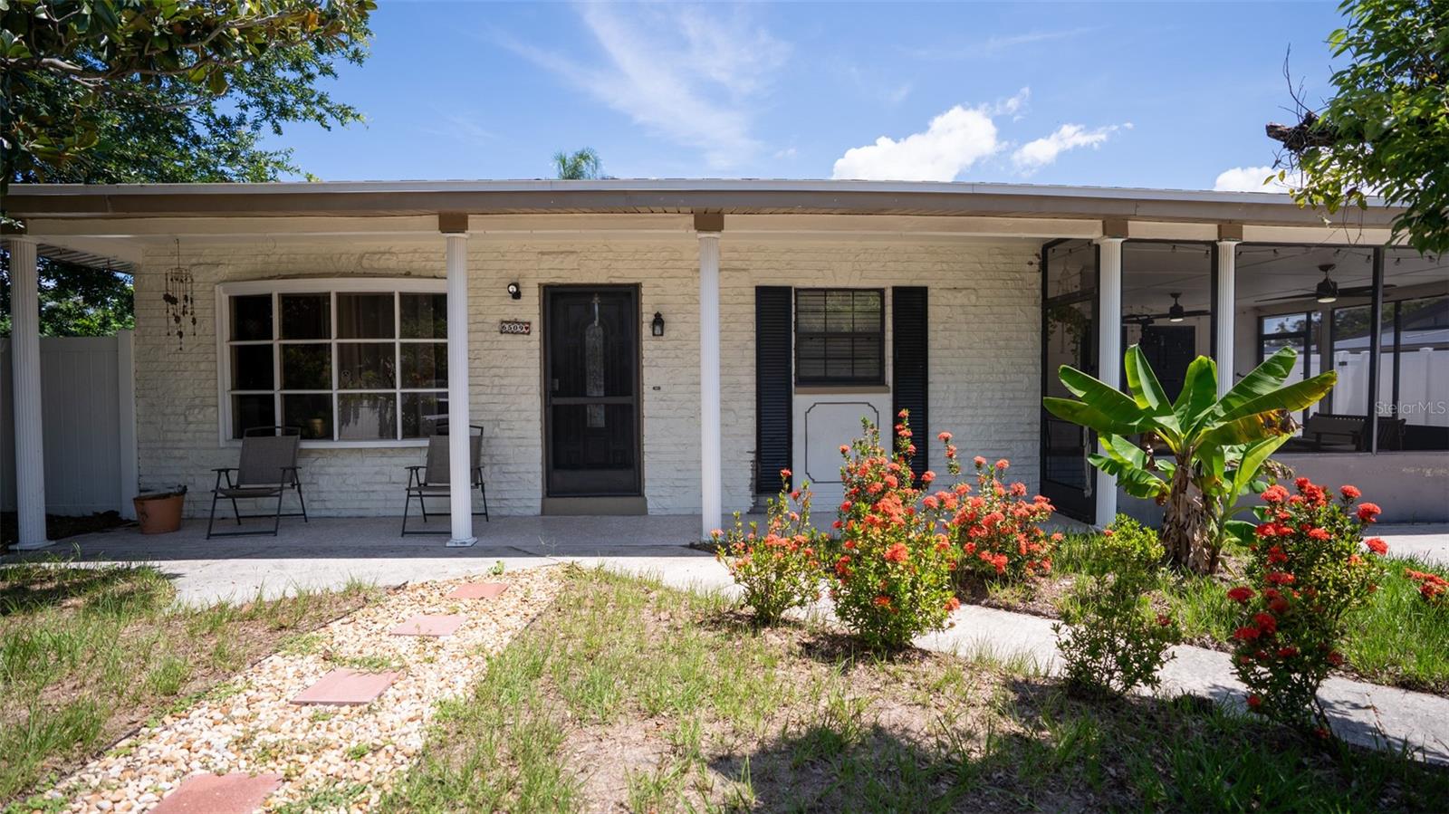 Listing photo id 5 for 6509 Sawyer Place