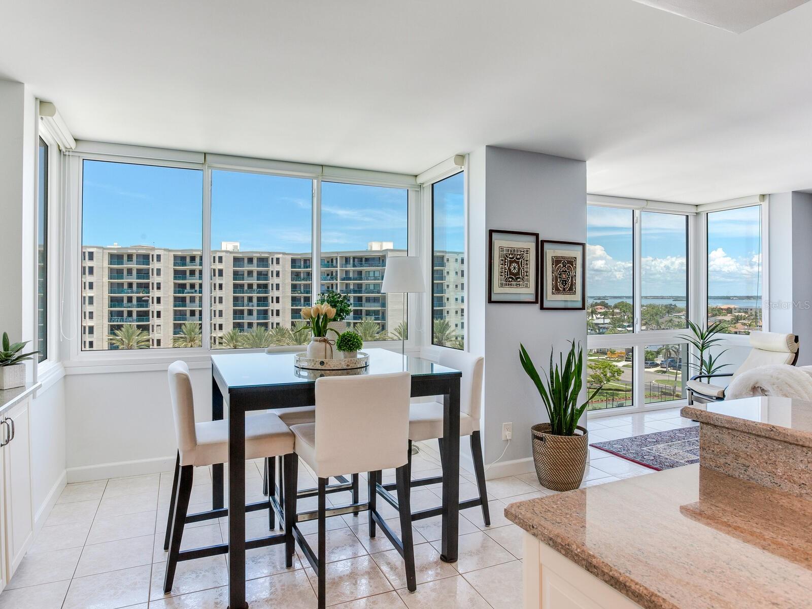 Image 14 of 61 For 660 Island Way 703