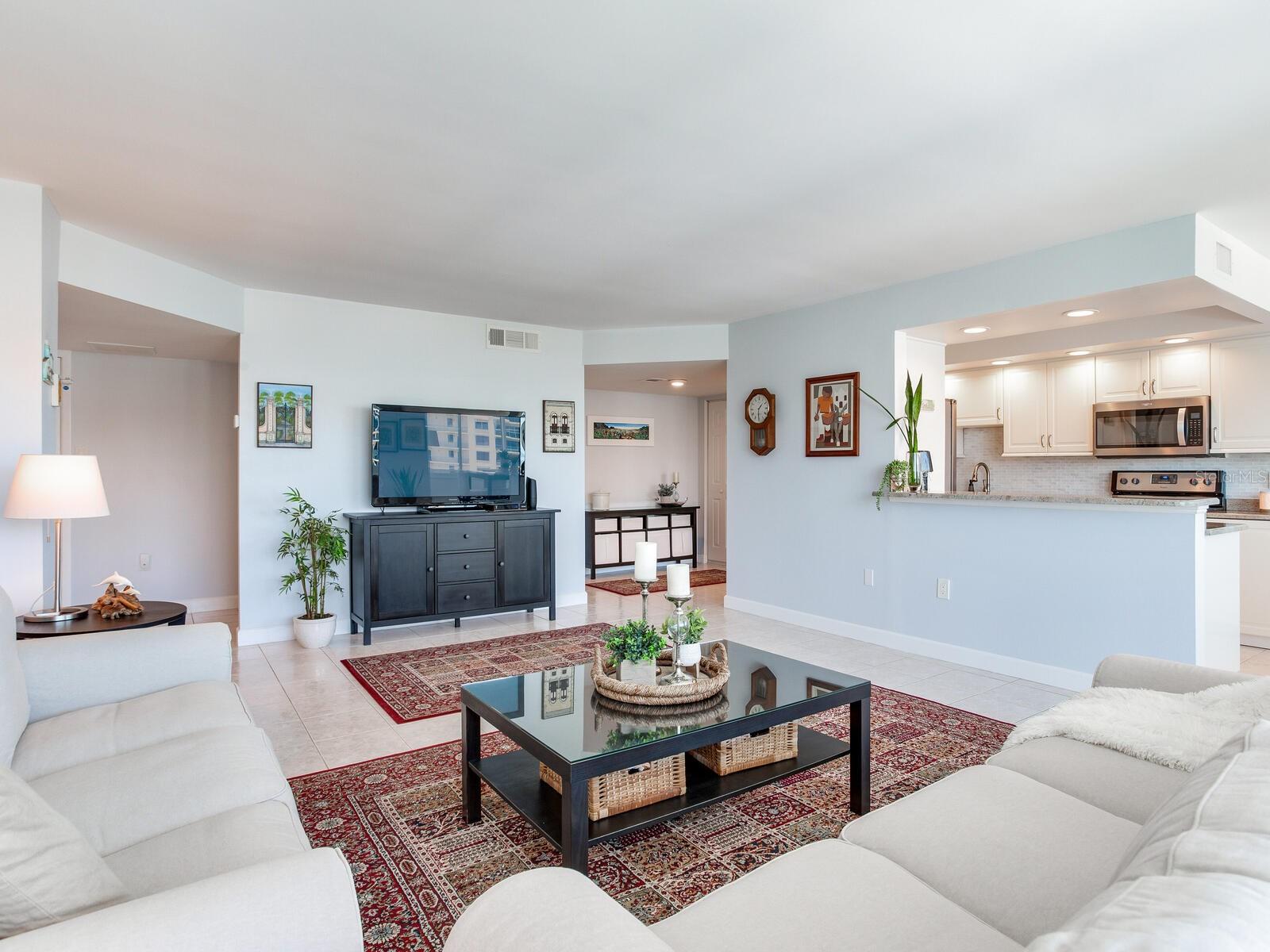Image 22 of 61 For 660 Island Way 703