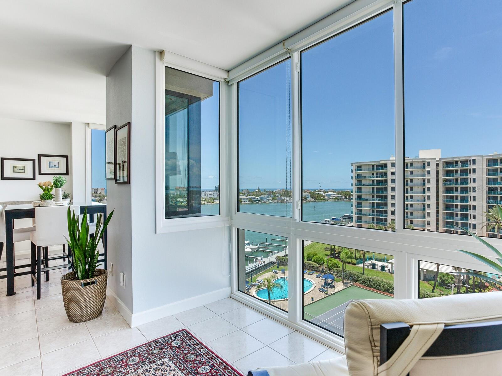 Image 27 of 61 For 660 Island Way 703