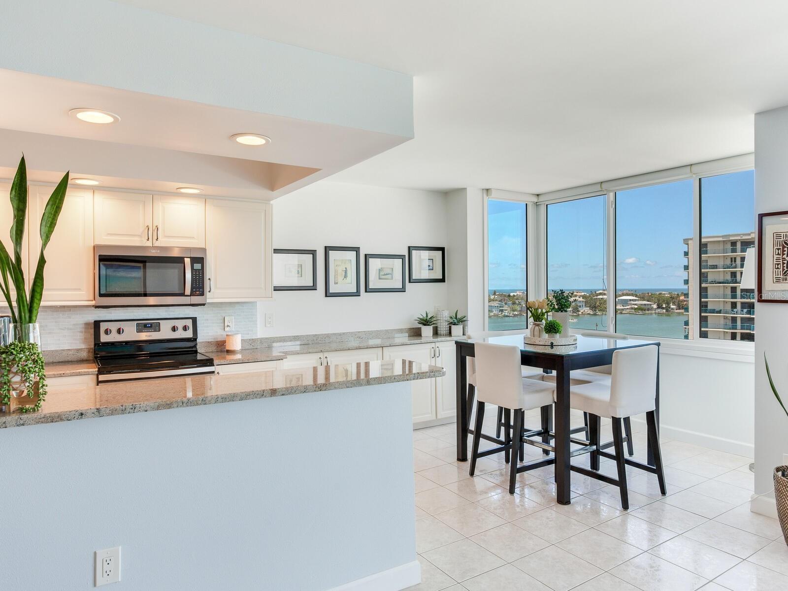 Image 3 of 61 For 660 Island Way 703