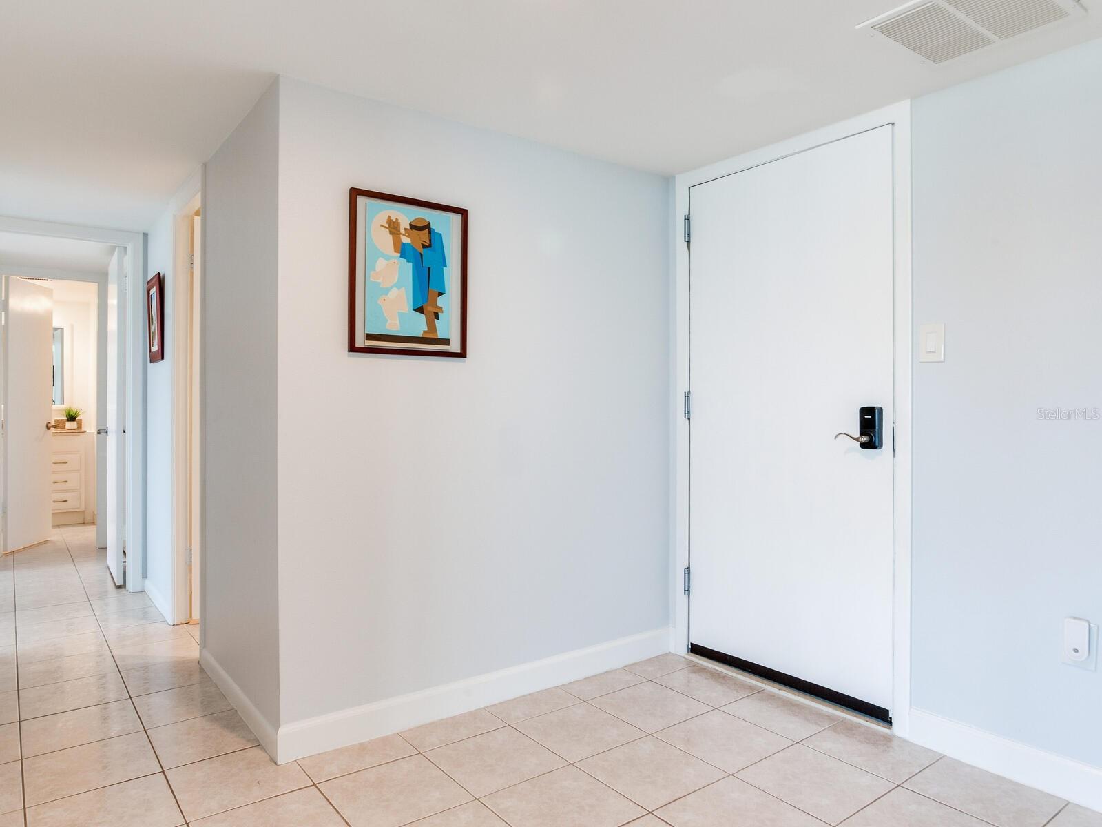 Image 31 of 61 For 660 Island Way 703