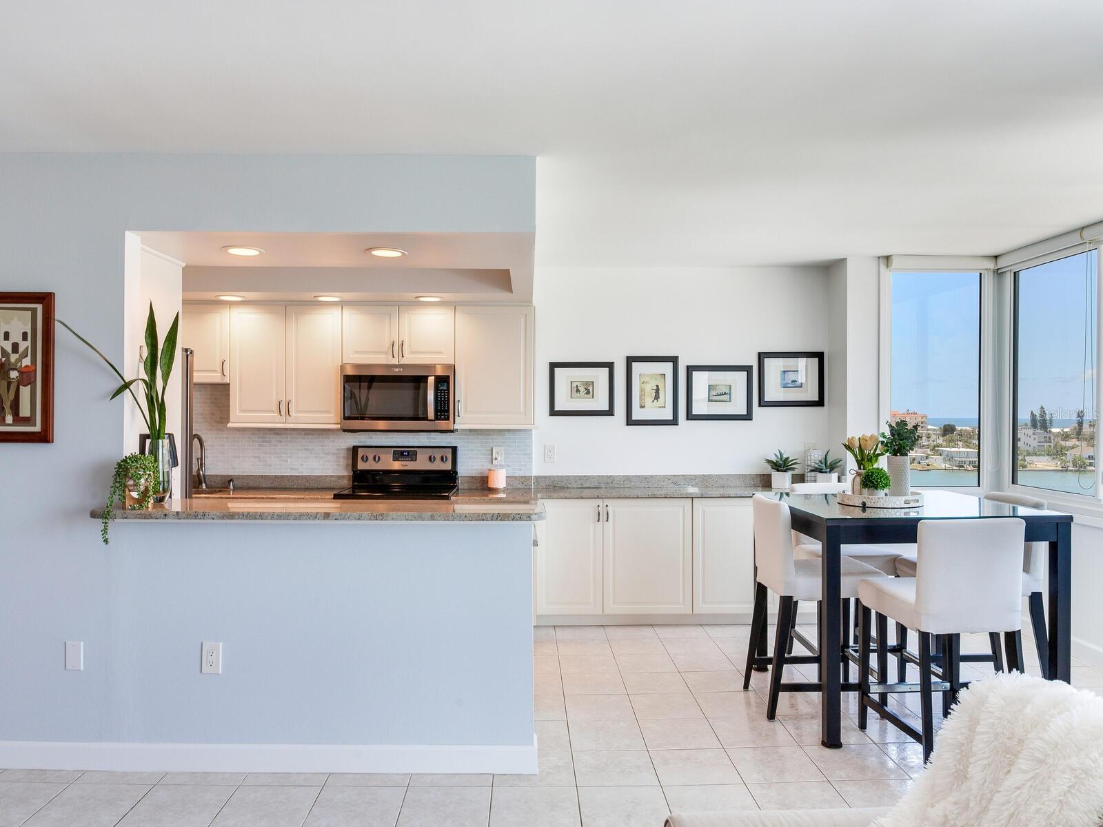 Image 7 of 61 For 660 Island Way 703
