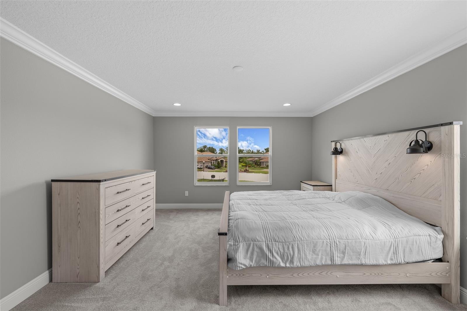 Listing photo id 18 for 7074 Graybrook Drive