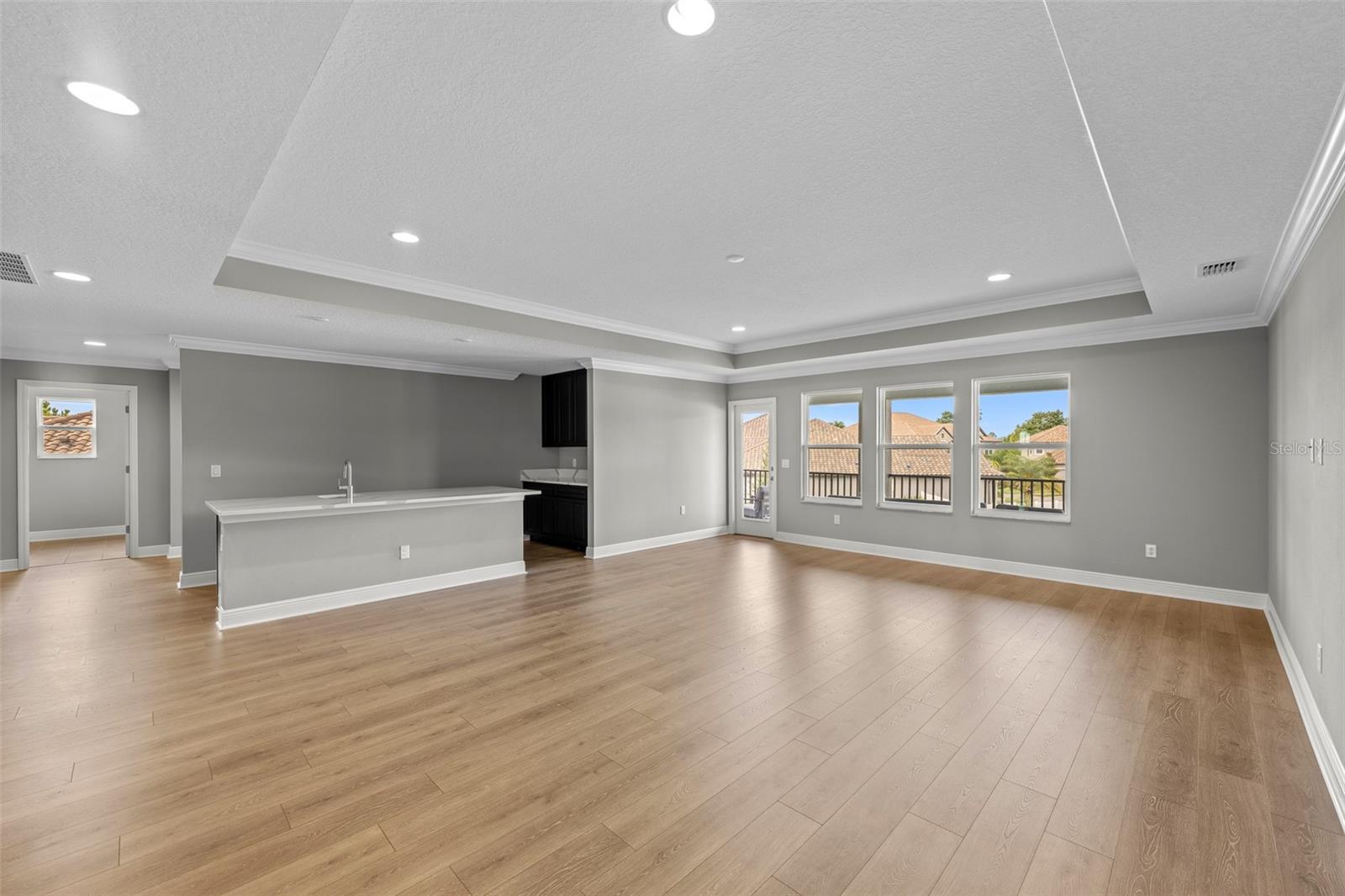 Listing photo id 31 for 7074 Graybrook Drive