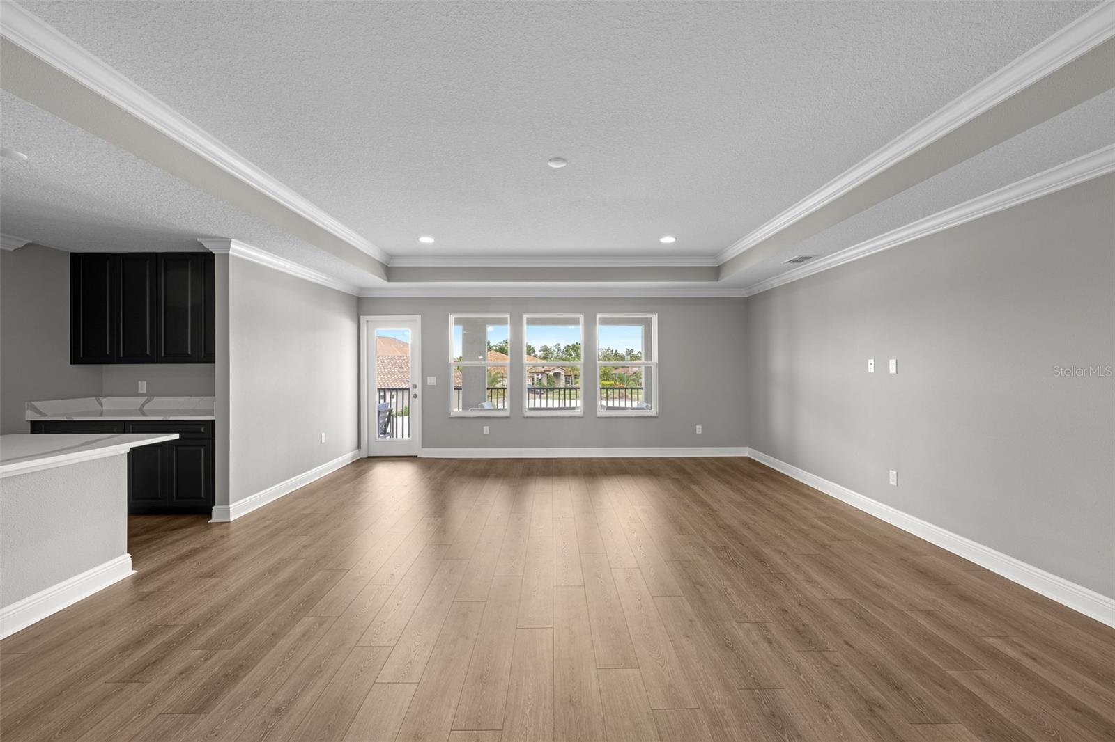 Listing photo id 33 for 7074 Graybrook Drive